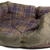 Barbour Quilted Dog Bed 30'' Olive -TRIXIE kauppa barbour quilted dog bed 30 olive 1